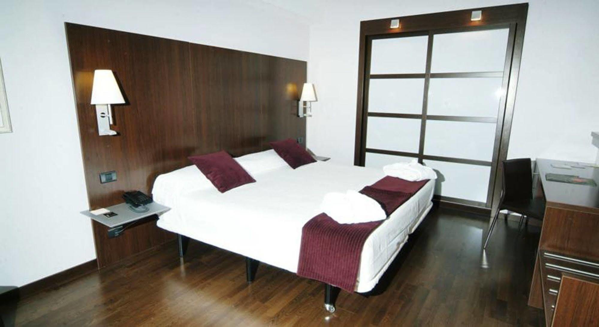 Eurostars Reina Felicia Spa Jaca Exterior foto